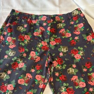 Zac & Rachel Floral Capris - Black and Red